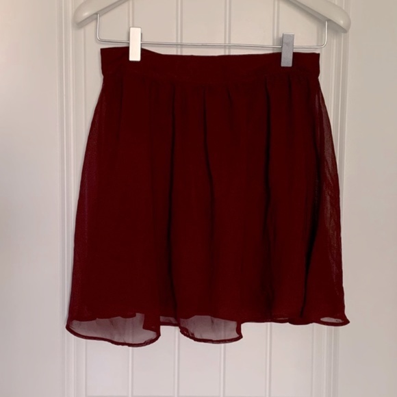 🎁3/$25🎉 Maroon Zip Up Flared Mini Skirt Small - Picture 1 of 6
